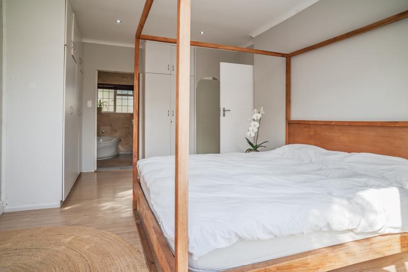 To Let 5 Bedroom Property for Rent in Crofters Valley Western Cape